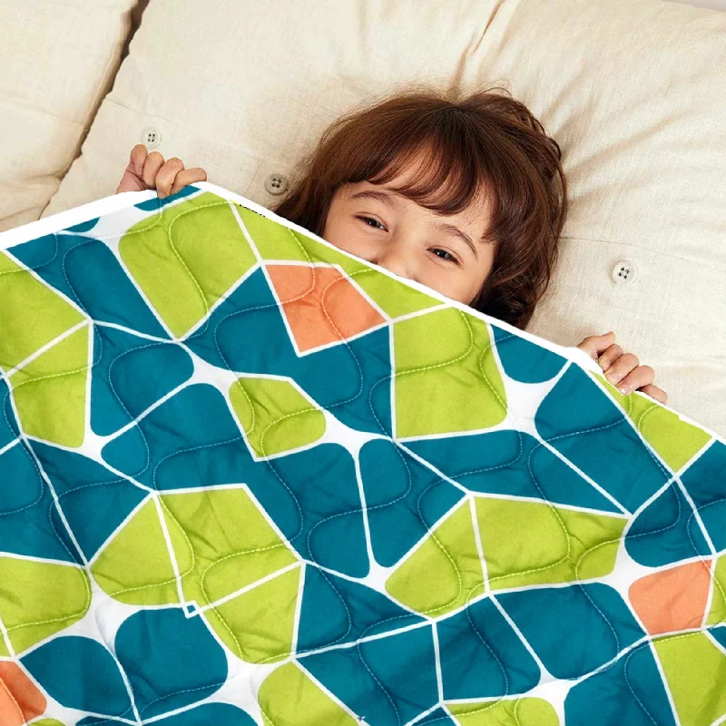 Silk - filled comforters for a luxurious and smooth touchGreen Abstract AC Quilt Comforter for Kids