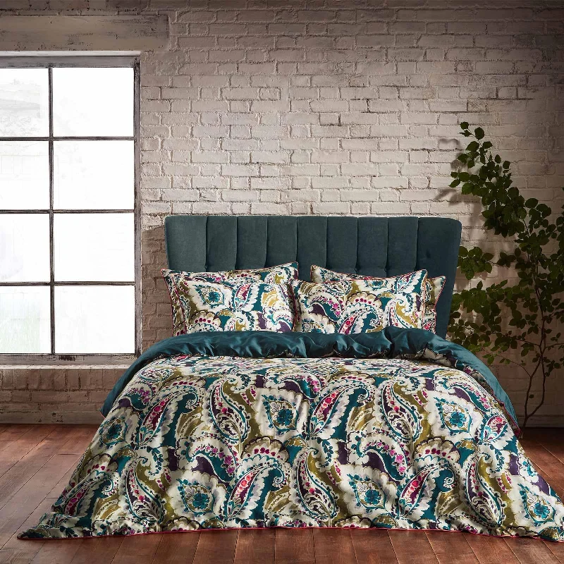 Patchwork duvet covers with a variety of fabric pieces sewn together for a rustic charmAretha Paisley Print Cotton Sateen Teal Duvet Cover Set