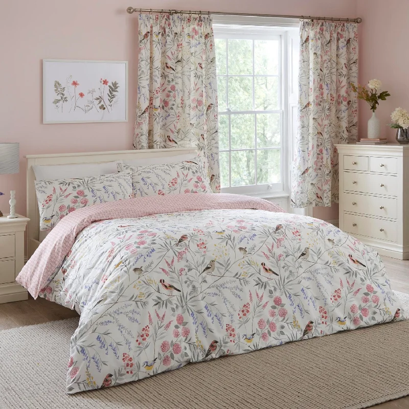 Geometric - patterned duvet covers for a modern and stylish lookCaraway Pink Floral Duvet Set