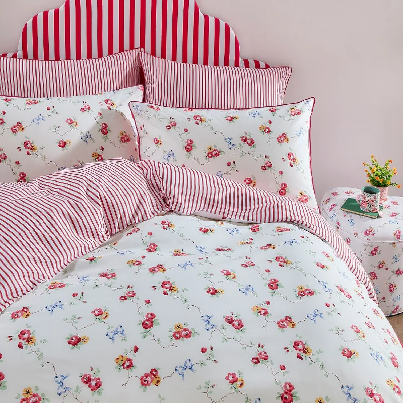 Allergy - friendly duvet covers for bedrooms with sensitive air qualityCath Kidston Rose And Bows Duvet Set