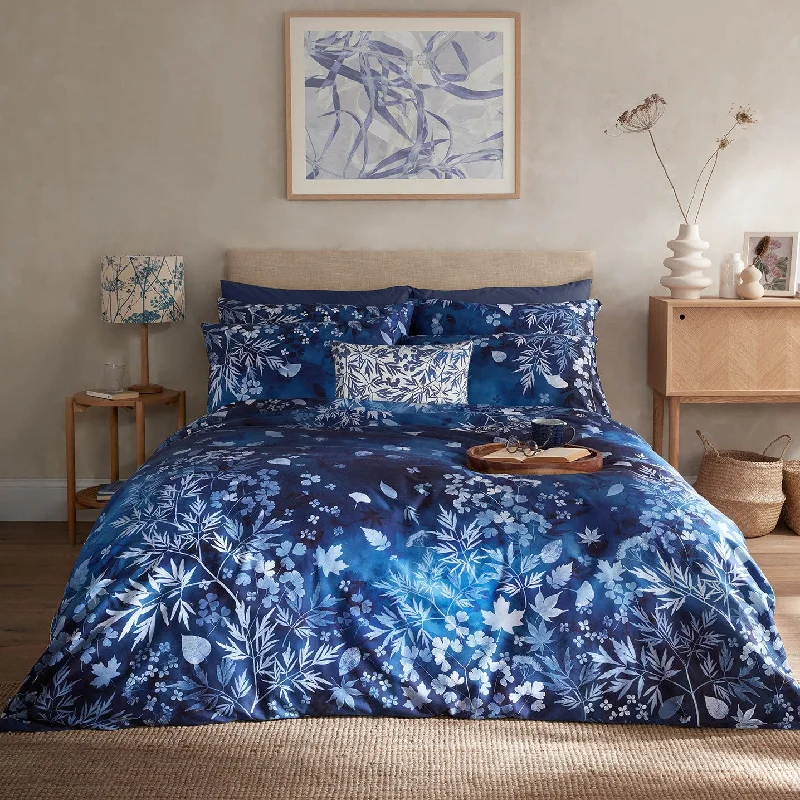 Anti - dust mite duvet covers to keep the sleep environment cleanClarissa Hulse Cyanotype Ink Blue Cotton Duvet Set