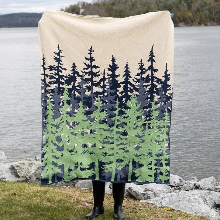 Bamboo fiber blankets with natural antibacterial propertiesEco Tree Line Throw Blanket