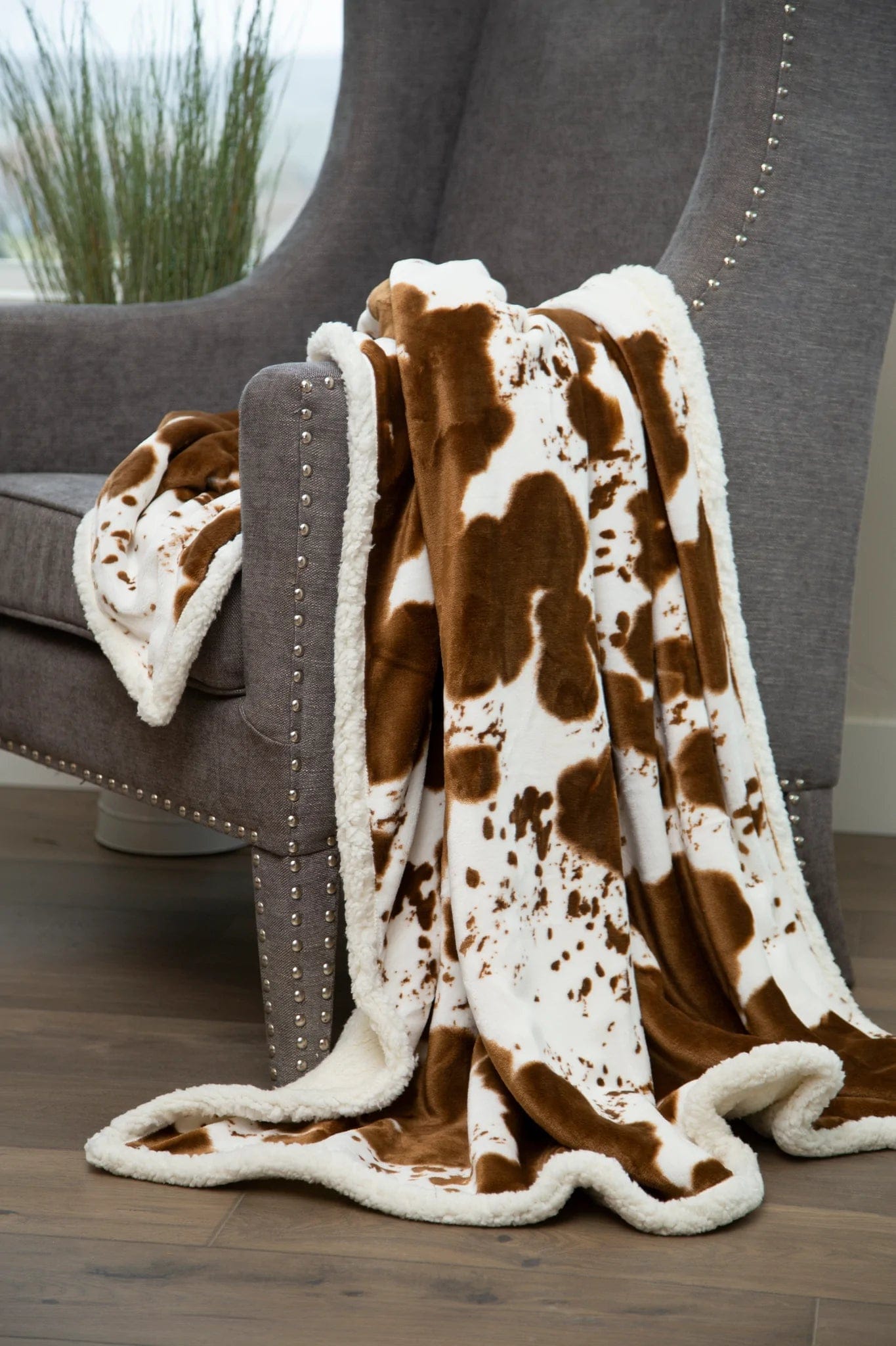 Recycled polyester blankets for an eco - conscious optionFaux Hair on Hide Sherpa Throw Blanket