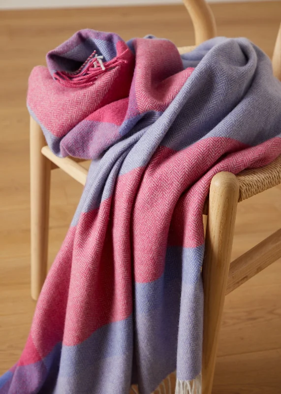 Silk blankets with a smooth and elegant touchFoxford Áine Lambswool Throw