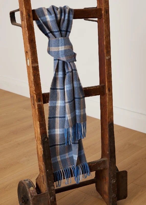 Linen blankets with a rustic and textured lookFoxford Blue & Mink Check Lambswool Scarf