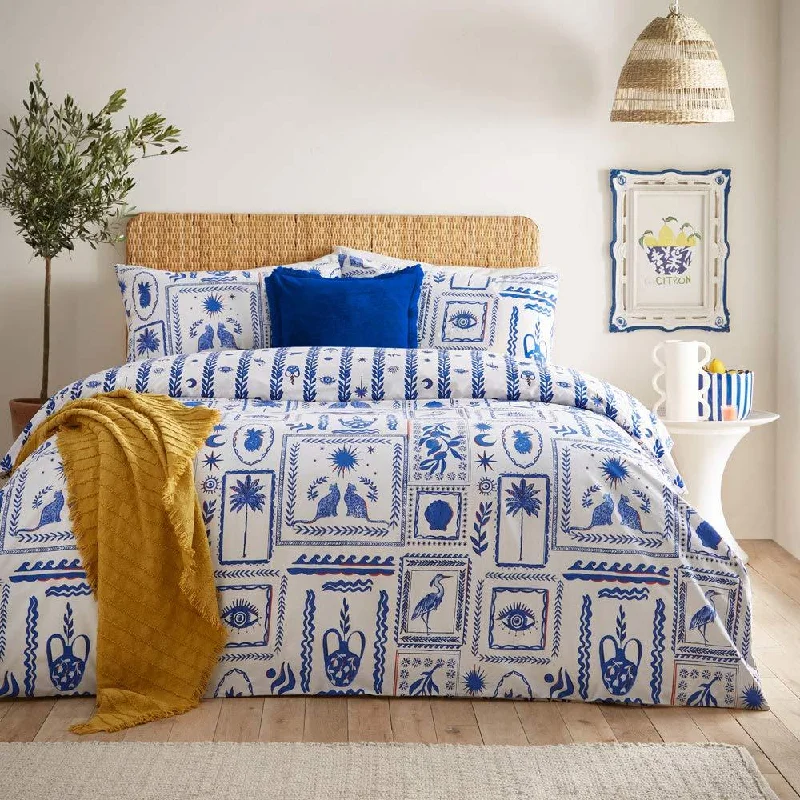 Button - closure duvet covers for a classic and secure fasteningFrieze Abstract Blue Duvet Cover Set