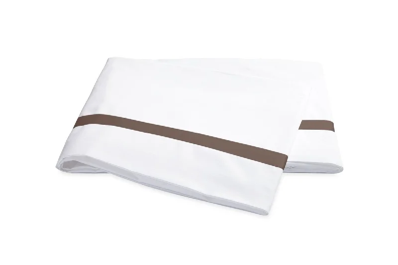 Silk duvet covers for a smooth and elegant touchLowell Mocha Bedding by Matouk