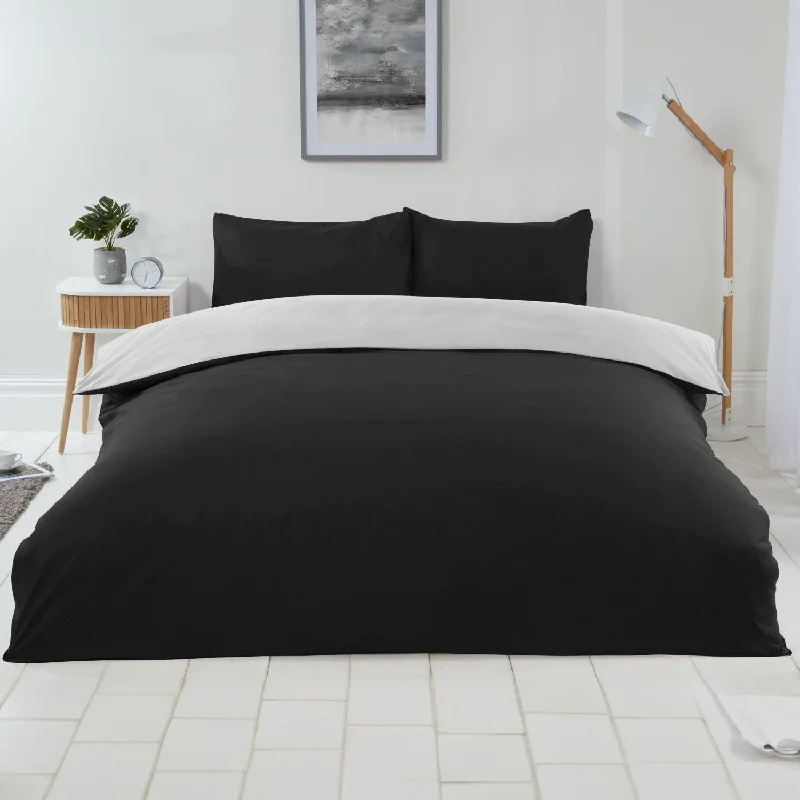 Anti - dust mite duvet covers to keep the sleep environment cleanLyla Black and White Reversible Duvet Set