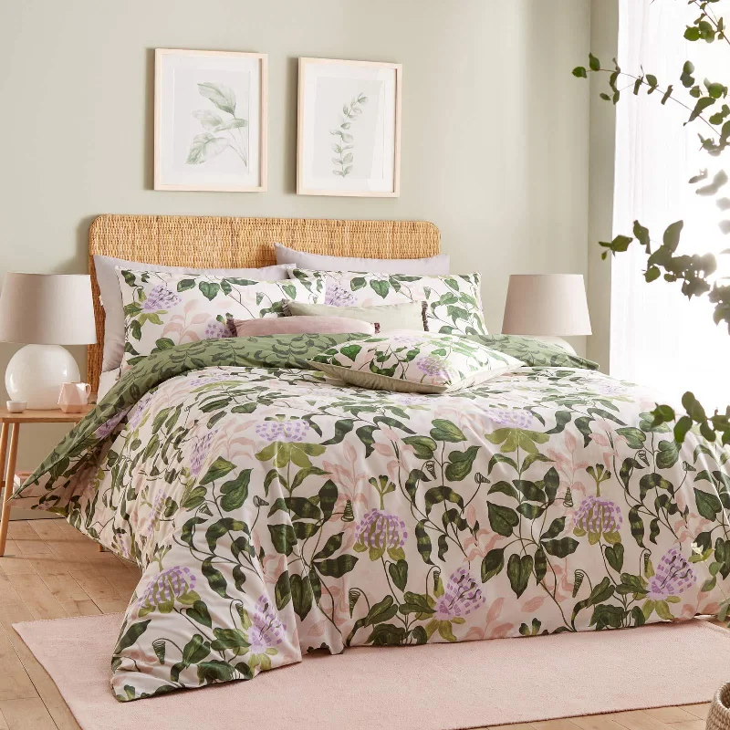 Velvet duvet covers for a plush and cozy lookPassiflora Botanical Peach Duvet Cover Set