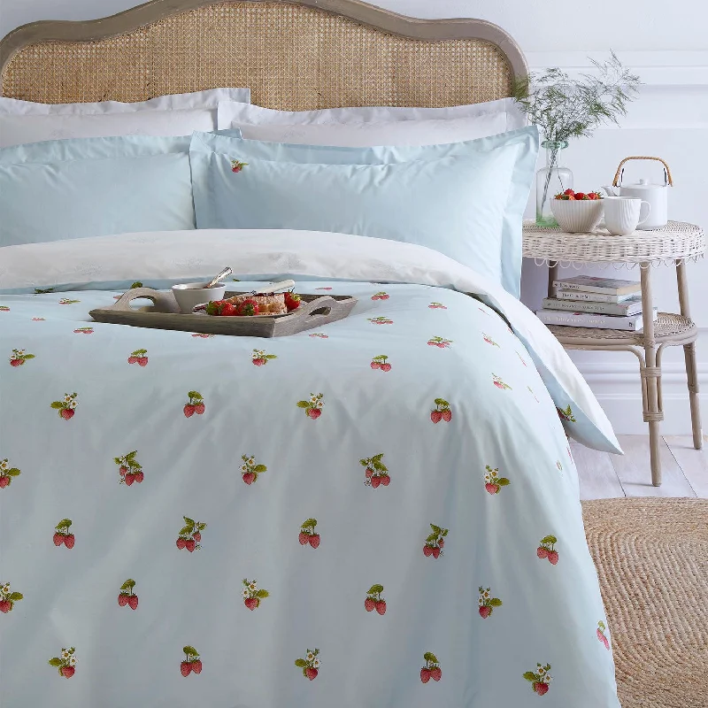 Wrinkle - resistant duvet covers for a neat and tidy lookSophie Allport Strawberries Mist Cotton Duvet Set