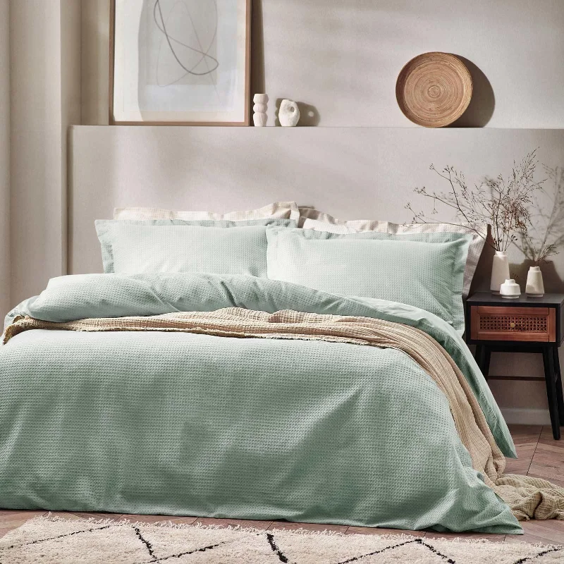 Floral - printed duvet covers for a romantic and feminine touchWaffle Textured Cotton Seafoam Duvet Cover Set