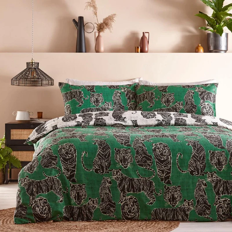 Ombre - colored duvet covers with a gradient effect for a trendy and unique styleWildcat Jungle Green Duvet Cover Set