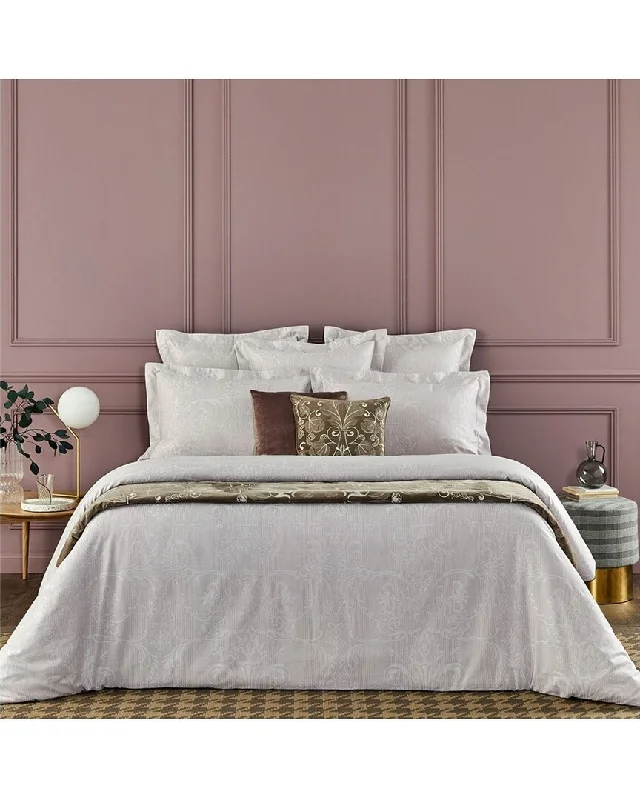 High - end luxury duvet covers for a top - tier sleep experienceYves Delorme Tenue Chic Duvet Cover