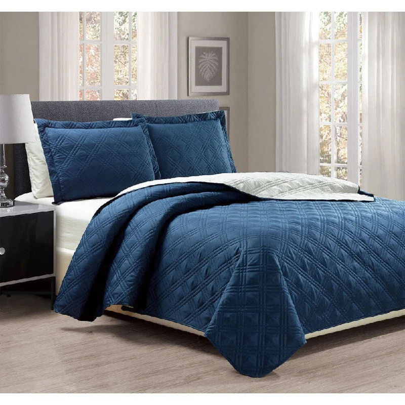 Full - size comforters suitable for full - sized beds in guest rooms or small bedrooms3-piece Solid Reversible Quilt Set