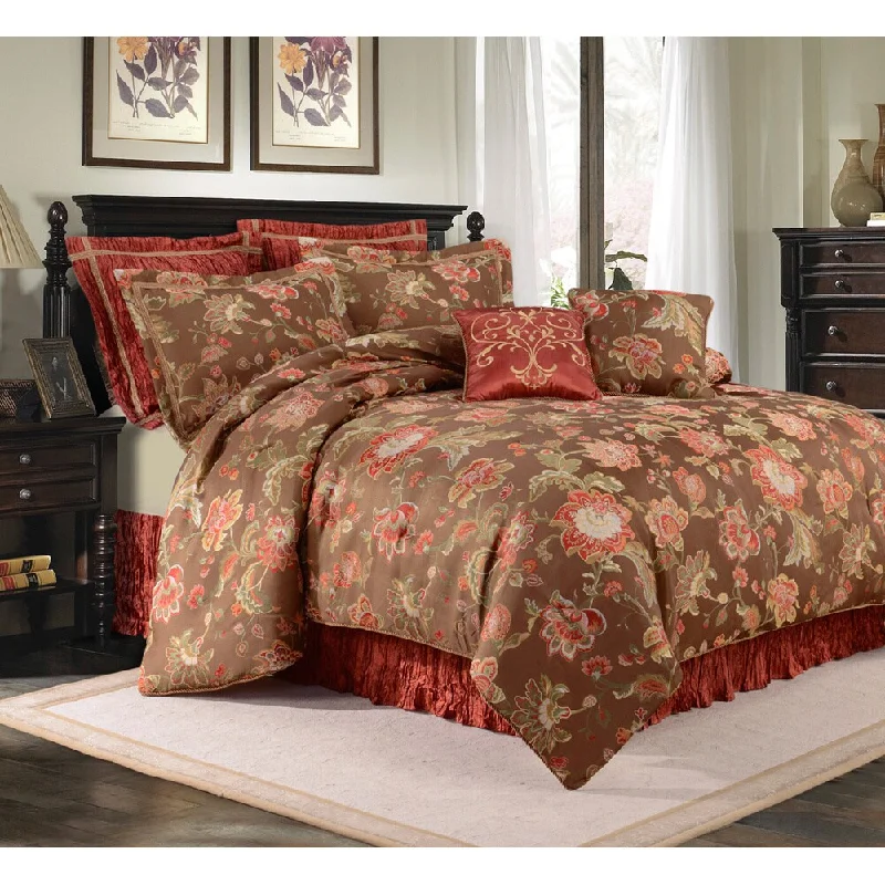 Down - filled comforters for supreme warmth and lightnessArturo Simply Coco Queen-size 8-piece Comforter Set