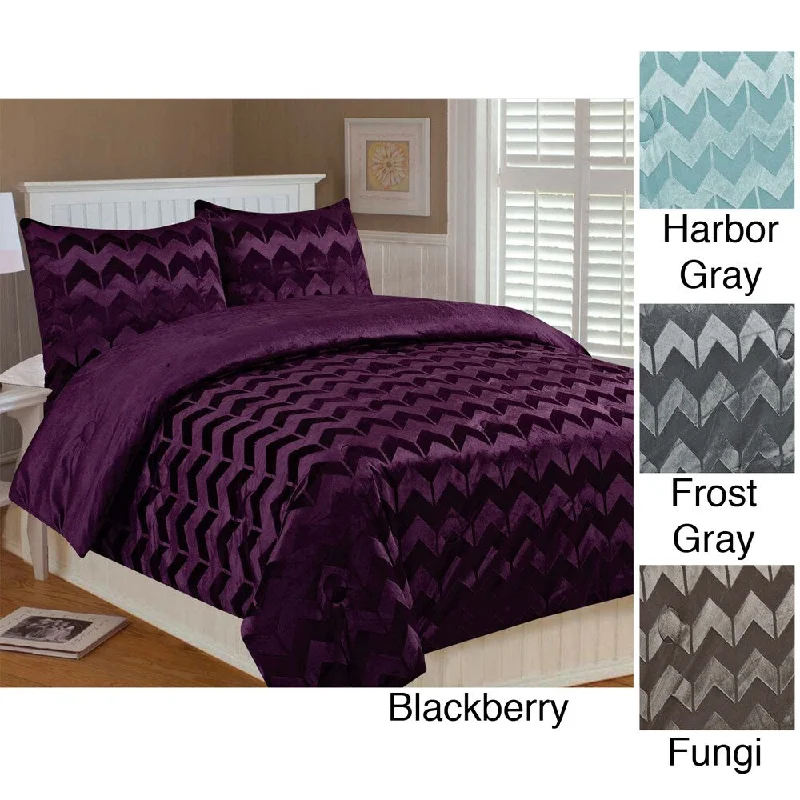 Duck down comforters with a softer feel and good warmth retentionChevron 3-piece Queen-size Comforter Set