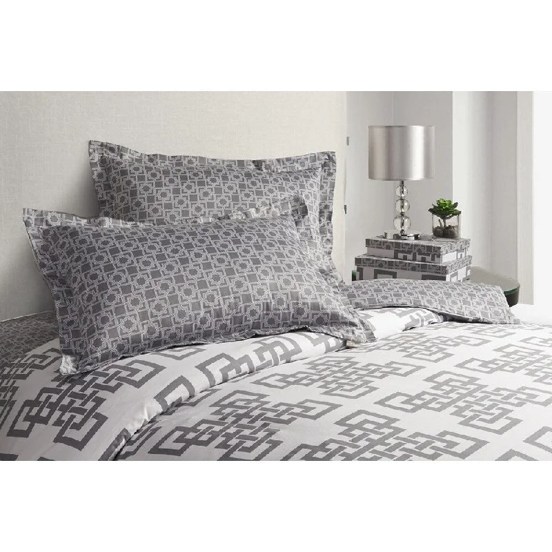 Bamboo - fiber - filled comforters with antibacterial and breathable qualitiesJennifer Taylor Lena 3 Piece Duvet Cover Set