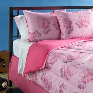 Goose down comforters known for their superior quality and insulationPinky Princess Twin-size Comforter Set